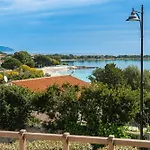 Pellicano أولبيا